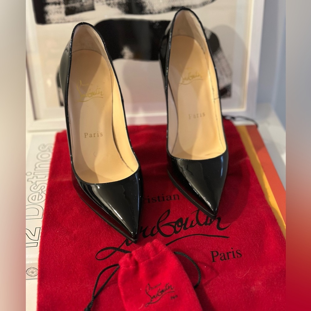 So Kate Patent Pointed-Toe Red Sole Pump